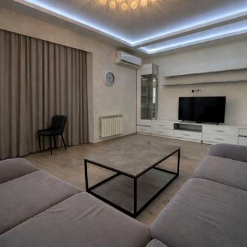 Зелена вул., (Будинок 1)