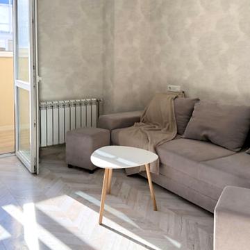 Олександрівська вул., 1