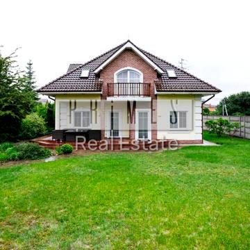 Кібернетична вул., 28