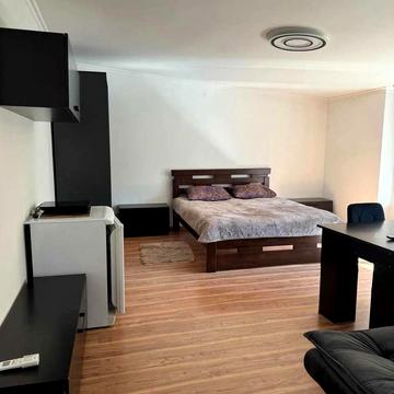 Мулярська вул., 7