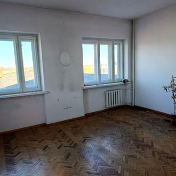 Конюшинна вул., 20а