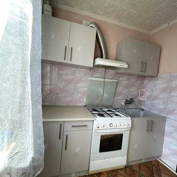 Івана Величковського вул., 32