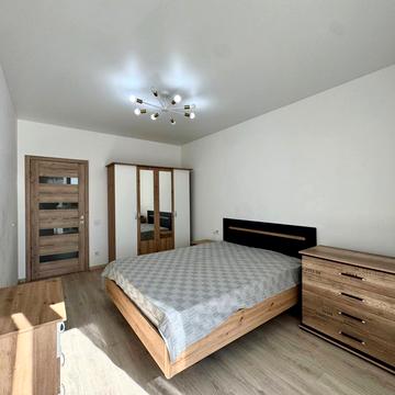 Пасічна вул., 166