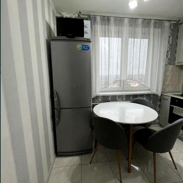 Леся Сердюка вул. (Командарма Корка), 4