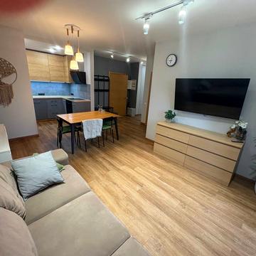 Вацлава Гавела бульв. (Івана Лепсе), 28