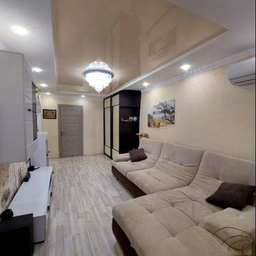 Світла вул., 2