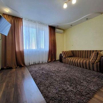 Небесної Сотні вул. (Леніна), 81