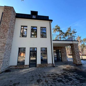 Мрії вул. (Пушкінська), 1