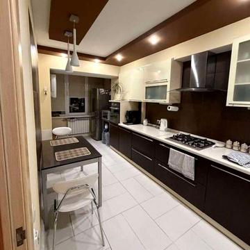 Єреванська вул., 8-А