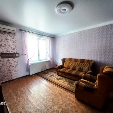 Академіка Янгеля вул., 33