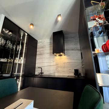 Джона Маккейна вул. (Івана Кудрі), 1-Б