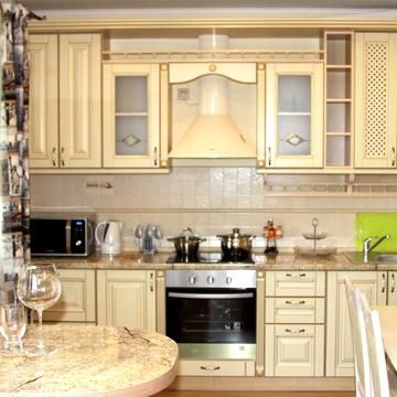 Феодосійська вул., 1