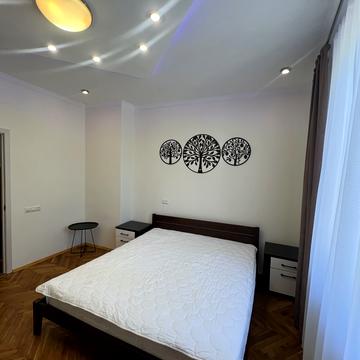 Модеста Менцинського вул., 7