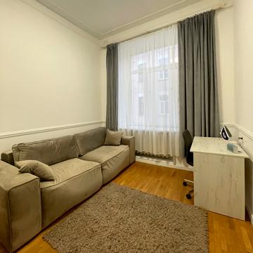 Левандовська вул. (Аніщенка), 8/15-Б