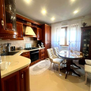 Павла Тичини вул., 2-А