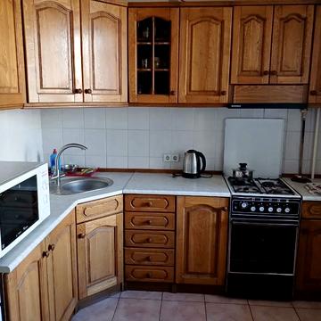 Предславинська вул., 49