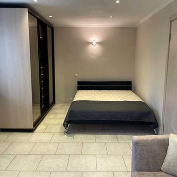 Дорогожицька вул., 18