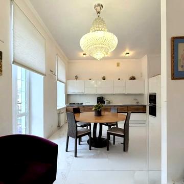 Рейтарська вул., 5