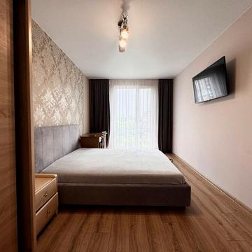 Леоніда Перфецького вул., 2