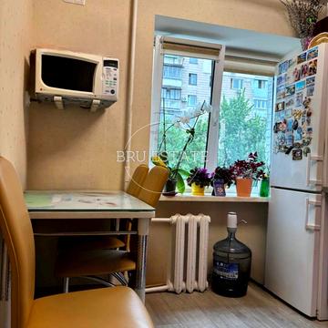 Вереснева вул., 12