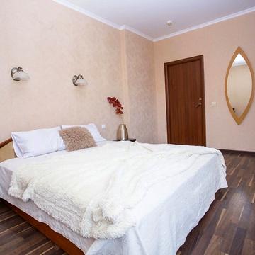 Олександра Мишуги вул., 8