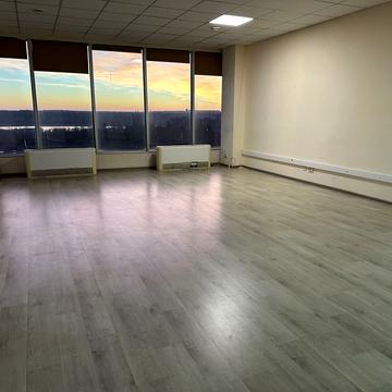 Перемоги вул., 61