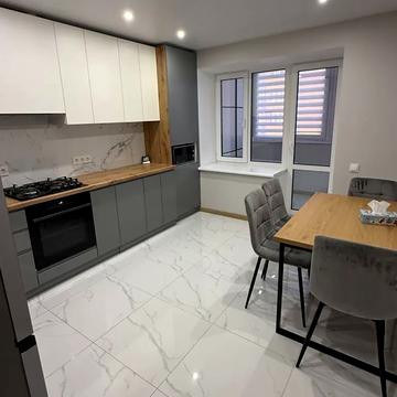 Довженка вул., 24