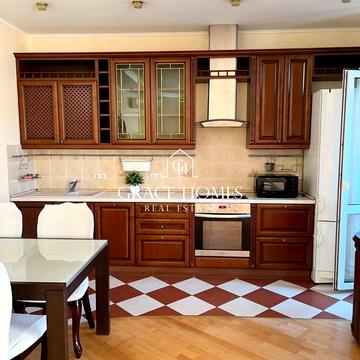 Дмитрівська вул., 69