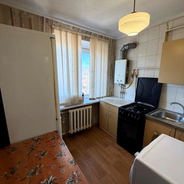 Автобуду вул., 8