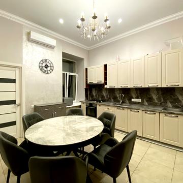 Шота Руставелі вул., 15