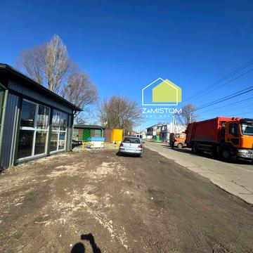 Ялтинська вул., 5