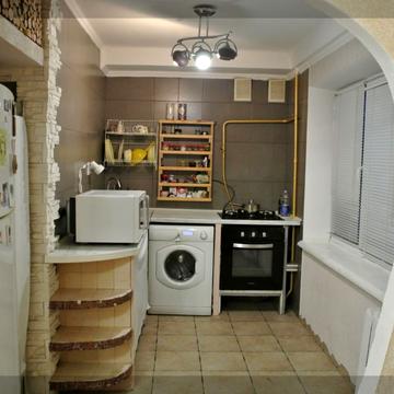 Юності вул., 7