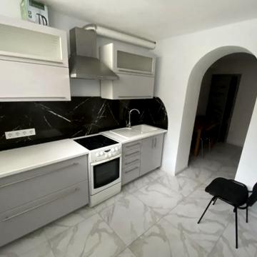 Героїв Небесної Сотні просп., 32/1