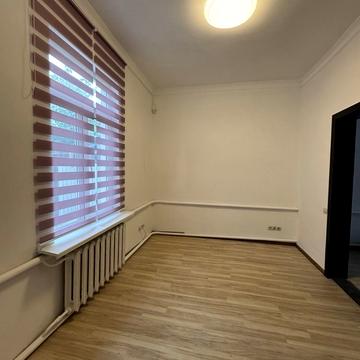 Менделєєва вул., 27