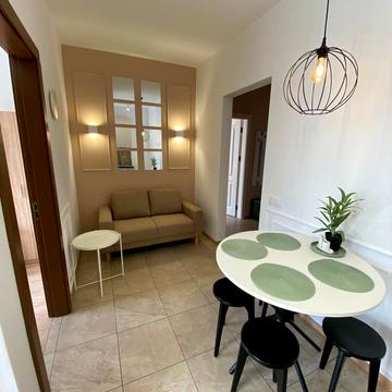 Хіміків вул., 43