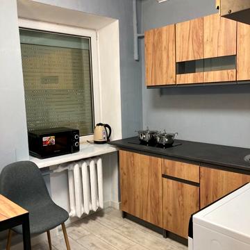 Полтавська вул., 3