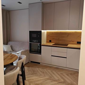 Замарстинівська вул. (Калініна), 4