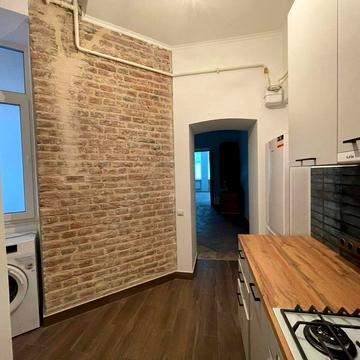 Софії Ковалевської вул., 5