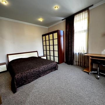 Свободи просп. (), 31