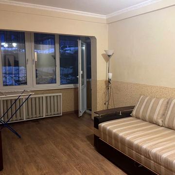 Дмитрівська вул., 24