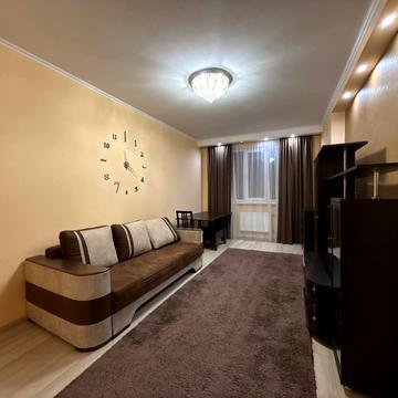 Під Голоском вул., 8