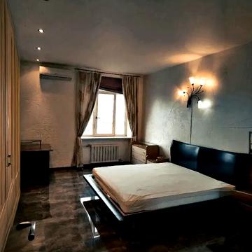 Круглоуніверситетська вул., 13