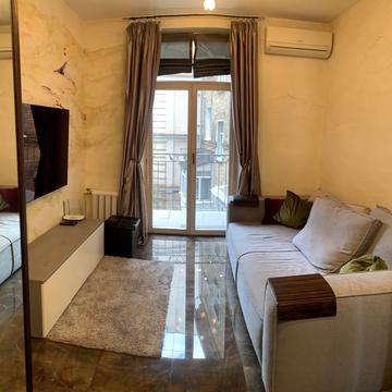 Круглоуніверситетська вул., 13