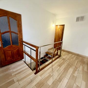 Промислова вул., 9