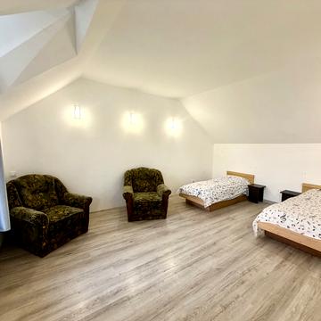 Промислова вул., 9