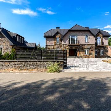 Монашинська вул., 3