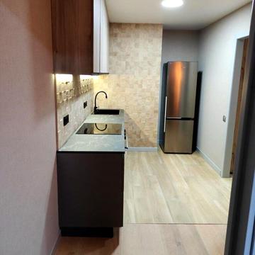 Металургів вул., 35