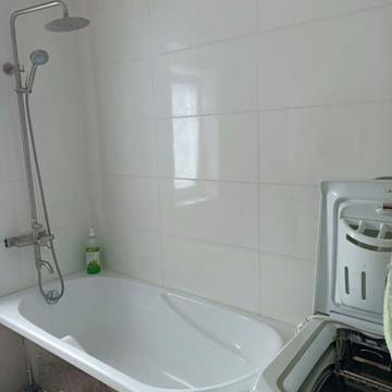 Весняна вул.