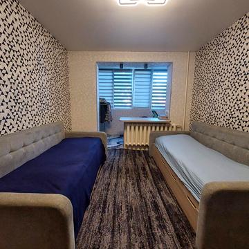 Романа Шухевича вул. (Курчатова), 1-Д