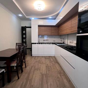 Яблунева вул., 1/2